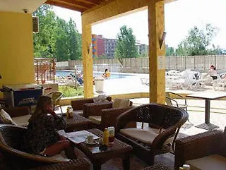 Complex Golden Dreams Aparthotel