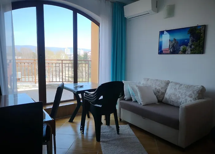 Complex Golden Dreams Apartahotel